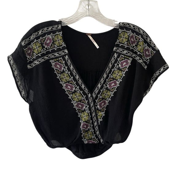 FREE PEOPLE WOMENS SIZE XS SHORT SLEEVES EMBROIDERED LUCA WOVEN CROP TOP SHIRT - Picture 9 of 9